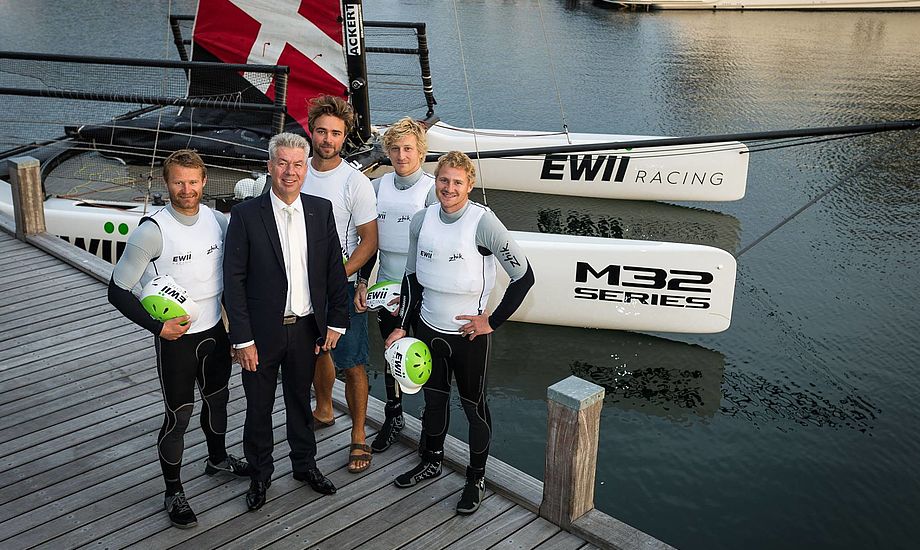 Det er nye tider hos Kongelig Dansk Yachtklubs unge M32-hold, der i denne uge ændrer navn til EWII Racing (tidligere TREFOR Racing).