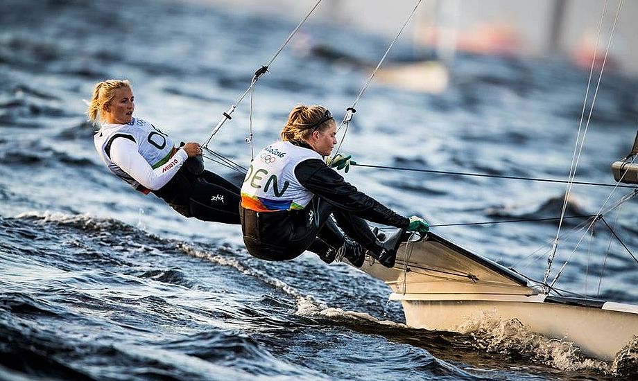 - Vi kan også sejle i springende vind, bring it on, siger rorsmand Jena Mai Hansen fra Hellerup Sejlklub. Foto: WorldSailing