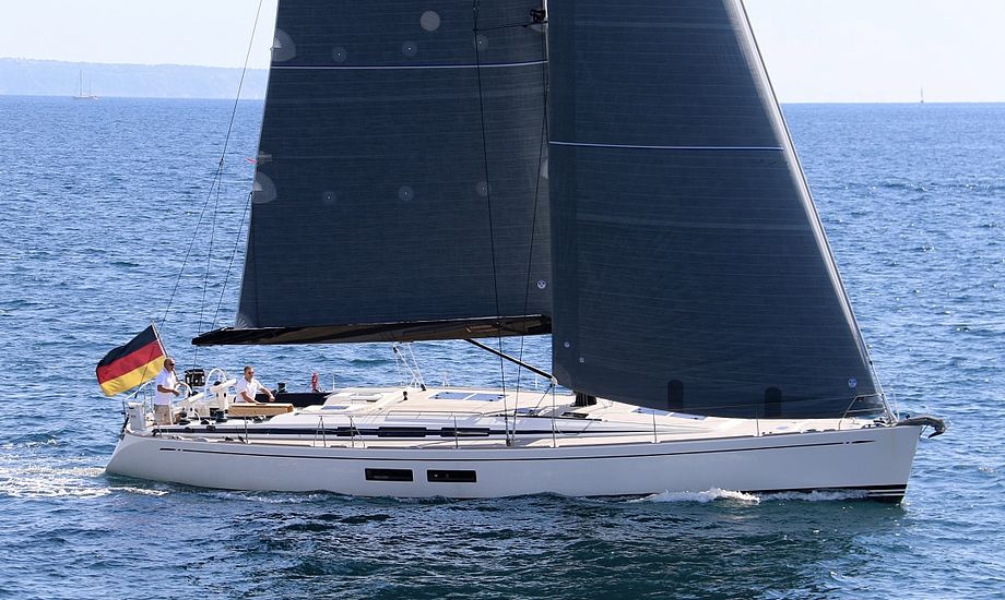 Drømmer man om at sejle hjem i en Swan 54, skal den store pengepung med til Flensborg. Båden koster nemlig hele 10,3 millioner. Foto: PR-foto