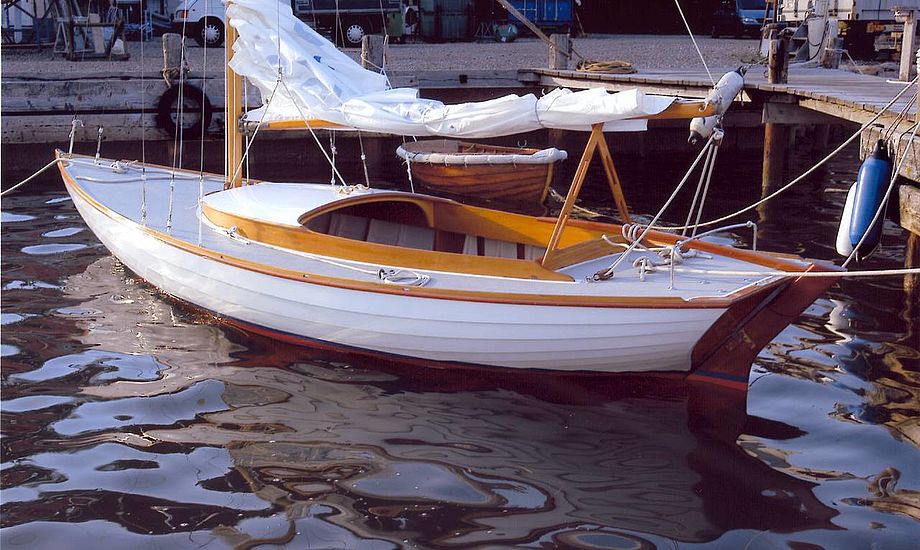 Junior-båden Svip er Walsted-værftets byggenummer 9 og har været bådebygger Aage Walsteds egen båd. I næste uge er den til Svendborg Classic Regatta. Foto udlånt af Walsteds Bådeværft,Thurø.