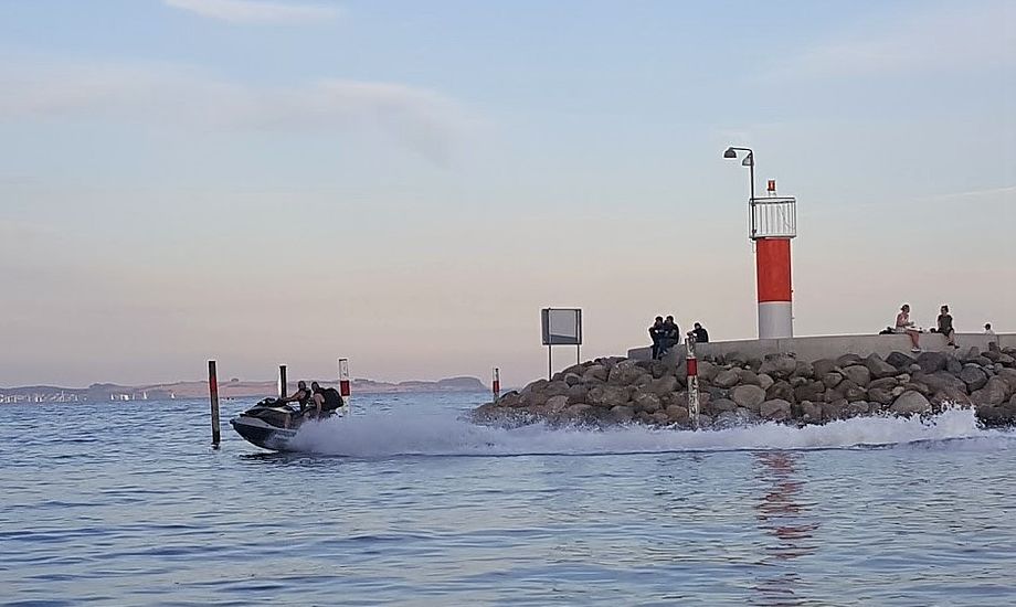Aarhus Lystbådehavn plages af Vandscooter-sejlere, der sejler for stærkt i havnen og under 300 meter fra land. Arkivfoto: Troels Lykke