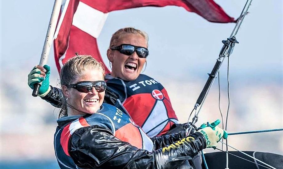 Lørdag vandt Jena Mai Hansen og Katja Salskov-Iversen første VM-guld nogensinde i 49erFX. Foto: PR-foto