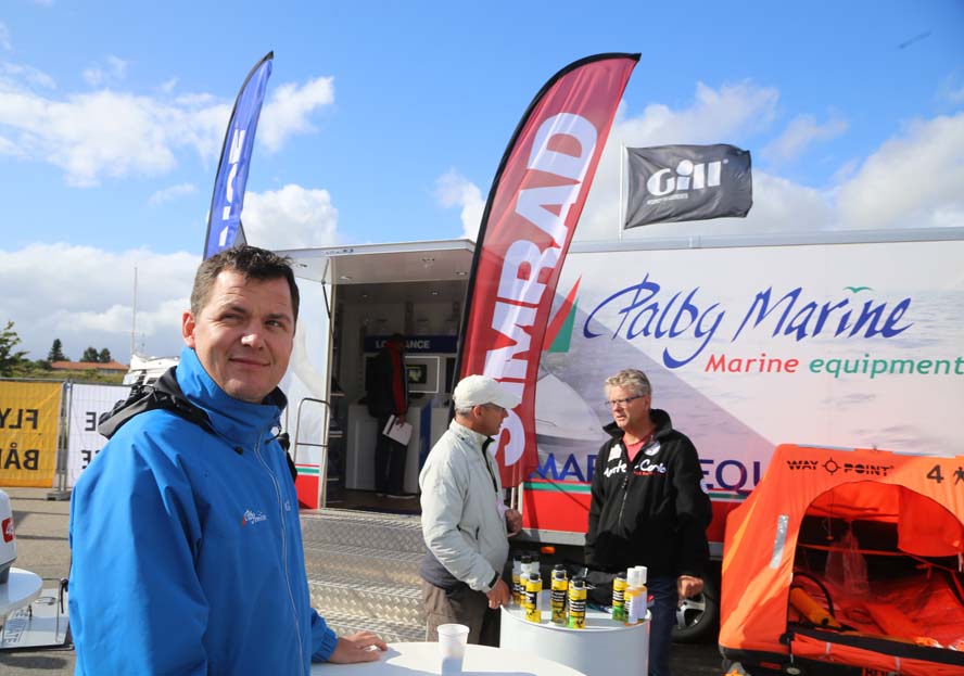 Peter Helleskov fra Palby Marine roser Flydende Bådmesse i Egå. Foto: Troels Lykke