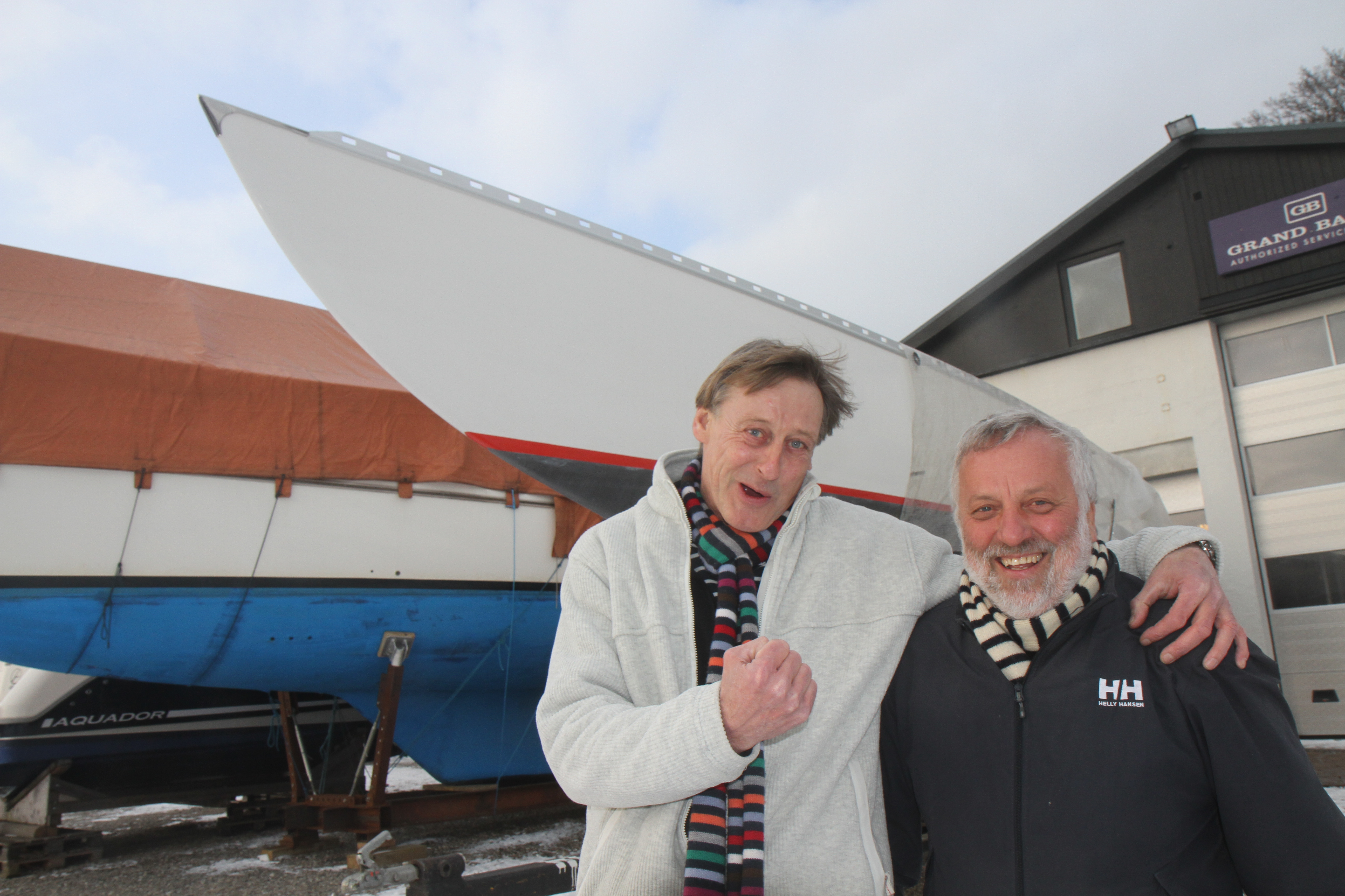 Flemming Fjord, tv., udfordrer den regerende Ylva-mester Leif Pehrsson fra Bogense Sejlklub. Foto: Troels Lykke