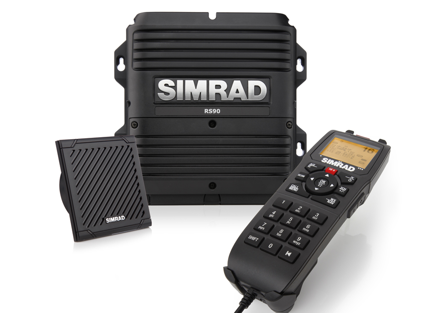 Simrad RS90 VHF kommer nu til foråret og kan købes hos autoriserede forhandlere fra 5.953 kroner.