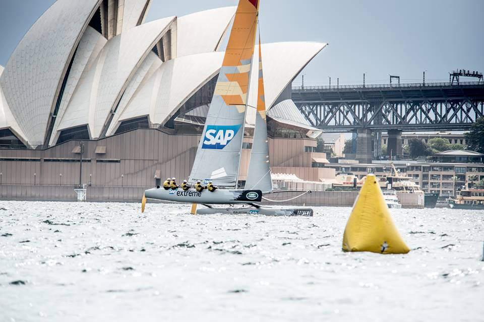 Efter tre år i Extreme Sailing Series mangler Jes Gram-Hansen og Rasmus Køstner stadig kamperfaring. Her ses holdet i Sydney fornylig. Foto: Lloyd Images