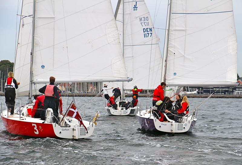 Royal Sailing Academy’s J/80 på vandet til pressecup i efteråret. Foto: Susanne Boidin