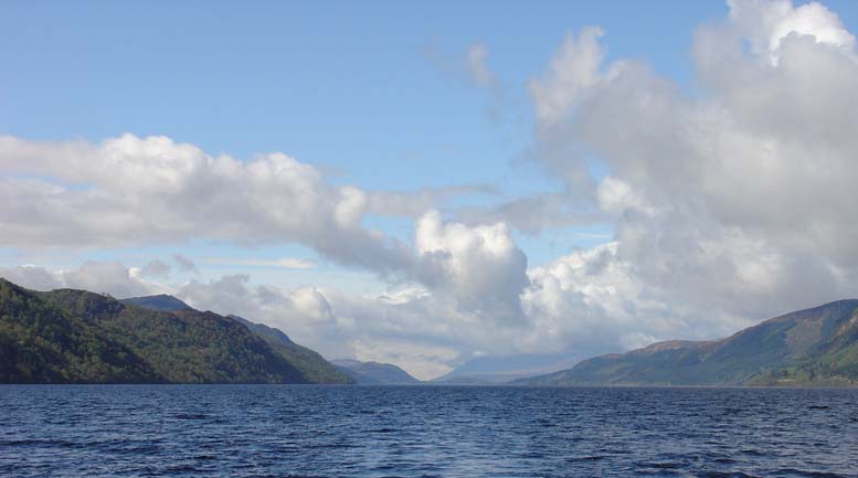 Sejl og se efter Loch Ness i Skotland. Fotos: Mogens Termansen