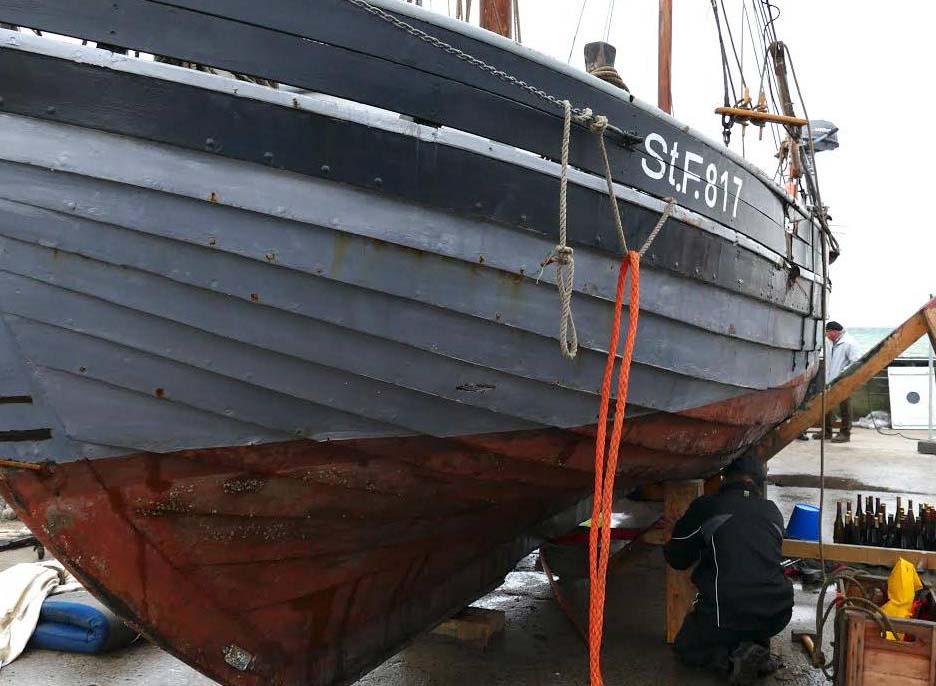 Turen mod stenmolen i Spodsbjerg gav omfattende skader på det 134-årige fartøj. Foto: Søren Stidsholt Nielsen