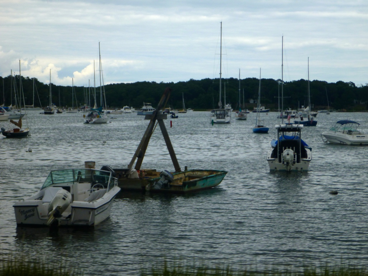 Der er masser af bøjer og både mellem The Hamptons og North Fork i Gardiners Bay. Foto: Signe Storr
