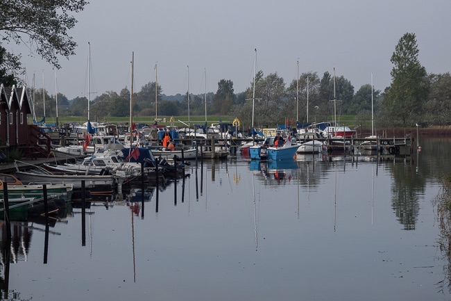 Størstedelen af de både, der er på auktion i Vallensbæk, har de sidste år skiftet havnebassinet ud med et permanent ophold på land. Foto: Vallensbæk Havn