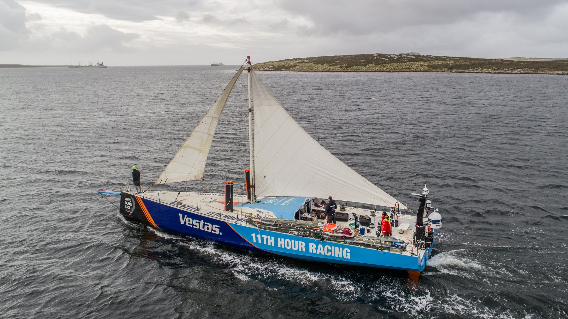 Så lav er masten på Vestas 11th Hour Racing nu her ved Falklandsøerne. Foto: Jeremie Lecaudey / Volvo Ocean Race