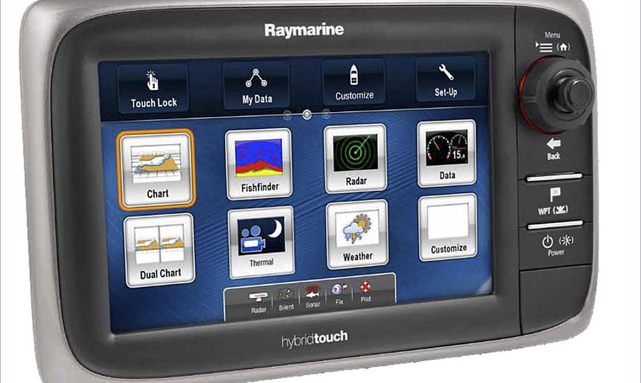 Raymarines nye e7 HybridTouch MultiFunktions Plotter har indbygget natnavigation med termisk kamera. Foto: Raymarine