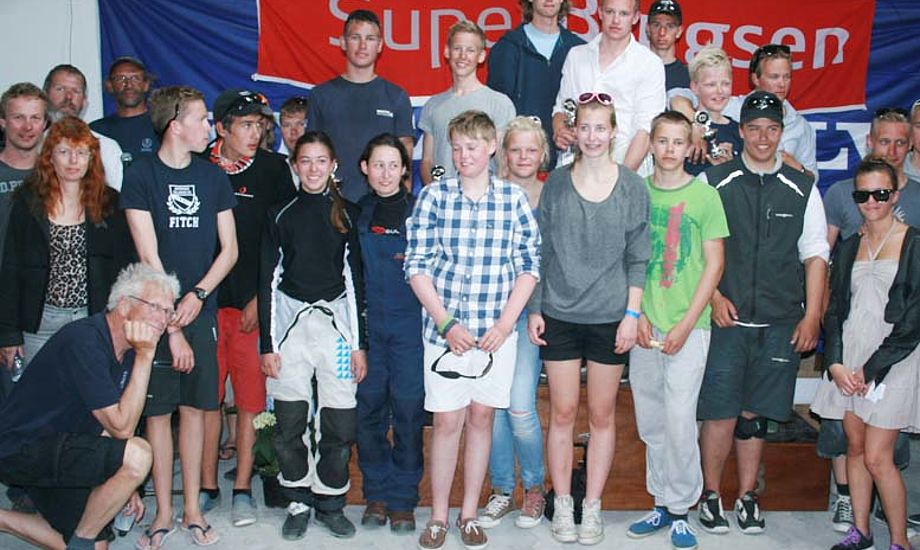 Yngelinge-sejlere i Kerteminde, siddende til venstre sidder KDYeren Jørgen Ring. Foto: Sandeep Sander
