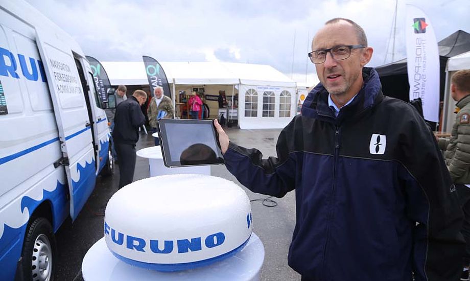 Walther Fenger fra Furuno viser deres WiFi-radar frem på Flydende Bådmesse. Foto: Troels Lykke