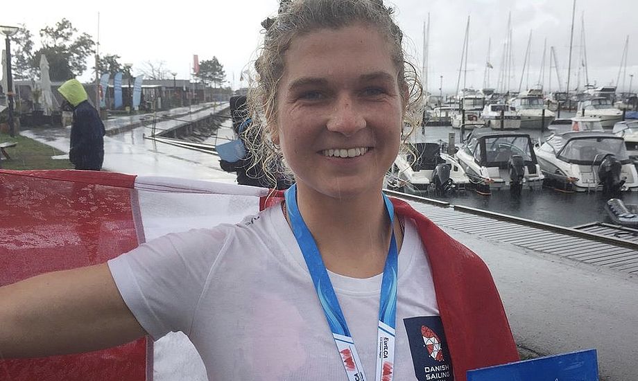 En glad Anna Munch sejlede sig til en flot sølvmedalje i Sverige. Foto: Sejlerlandsholdet