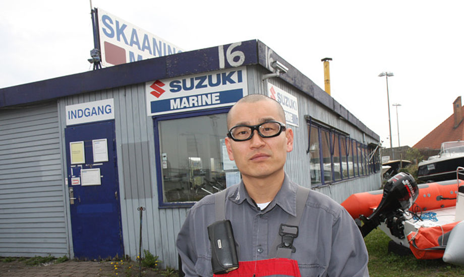 39-årige Bo Skaaning, der for få uger siden blev far, står her foran Skaaning Marine. Foto: Troels Lykke