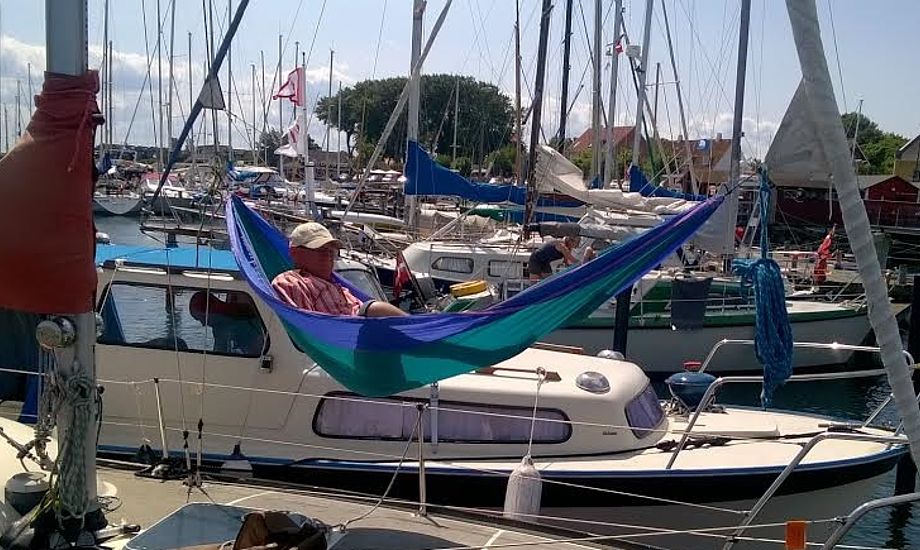 Ballen Havn har hvert år besøg af et stort antal gæstesejlere - ikke mindst under Samsø Festivalen. Foto: Troels Lykke