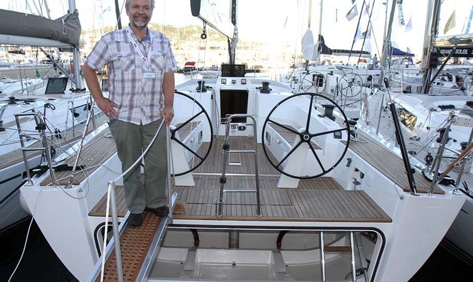 Niels Thomsen fra X-Yachts på en Xp50 i Cannes. - Xp-bådene sælger virkelig godt i Middelhavet, siger han. Fotos: Troels Lykke