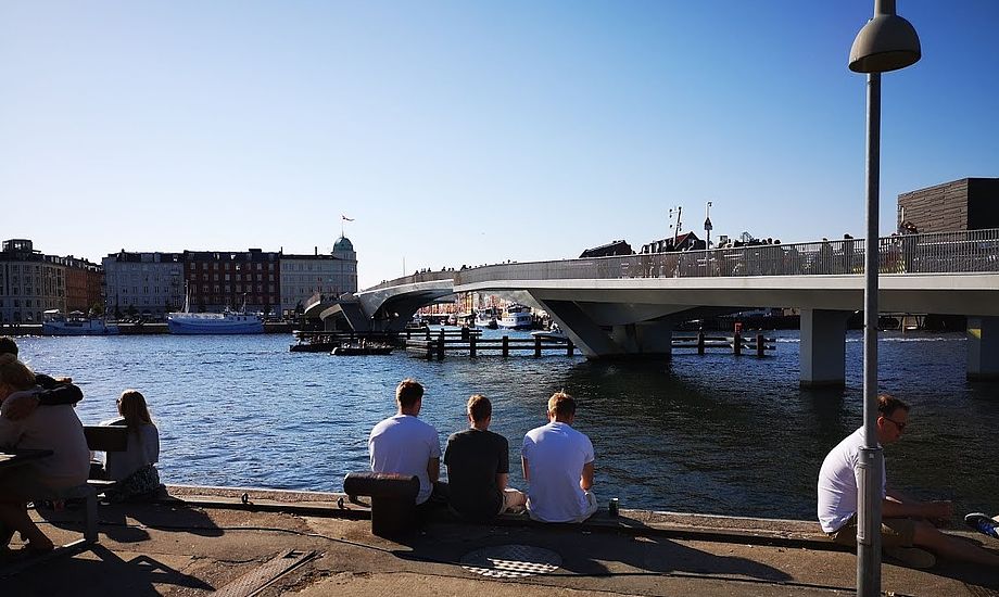 Det går bedre i København efter at vandscooter-sejlere nu får opsyn fra politiet. Foto: Troels Lykke