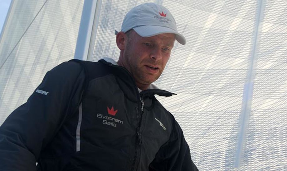Søren Hansen fra Elvstrøm Sails under Bavaria 32-test i torsdags på Middelhavet. Foto: Troels Lykke