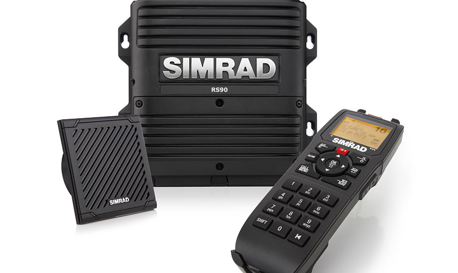 Simrad RS90 VHF kommer nu til foråret og kan købes hos autoriserede forhandlere fra 5.953 kroner.