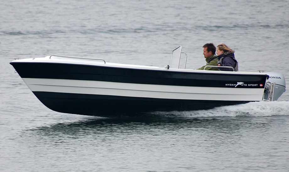 På Fredericia Boat Show kan man byde på en komplet udstyret Nydam 470 med trailer til en samlet værdi af 60.000 kroner.