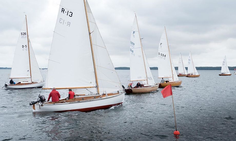 Trælystbådenes Sophus Weber Race på Lunkebugten mellem Thurø, Tåsinge og Langeland blev afviklet i milde vinde og moderat solskin. Foto: Søren Stidsholt Nielsen