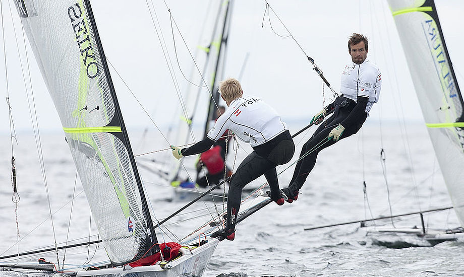Jonas Warrer og Peter Lang er rykket fra en 9. til en 12. plads. Foto: Mick Anderson/sailingpix.dk