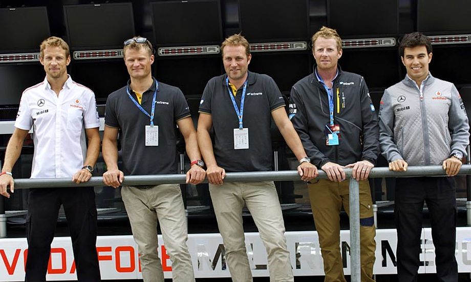 SAP Extreme Sailing Team besøger Nürnberg ringen. Fra venstre: Jenson Button, Rasmus Køstner, Jes Gram-Hansen, Pete Cumming og Sergio Perez. Foto: SAP Extreme Sailing Team