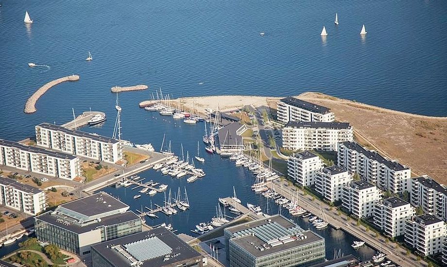 Øverst ses den stadig tomme Tuborg Syd-grund, hvor der i år eller næste år bliver bygget liebhaver-lejligheder frem mod 2020. Foto: Peter Søgaard -sogaardphoto.dk