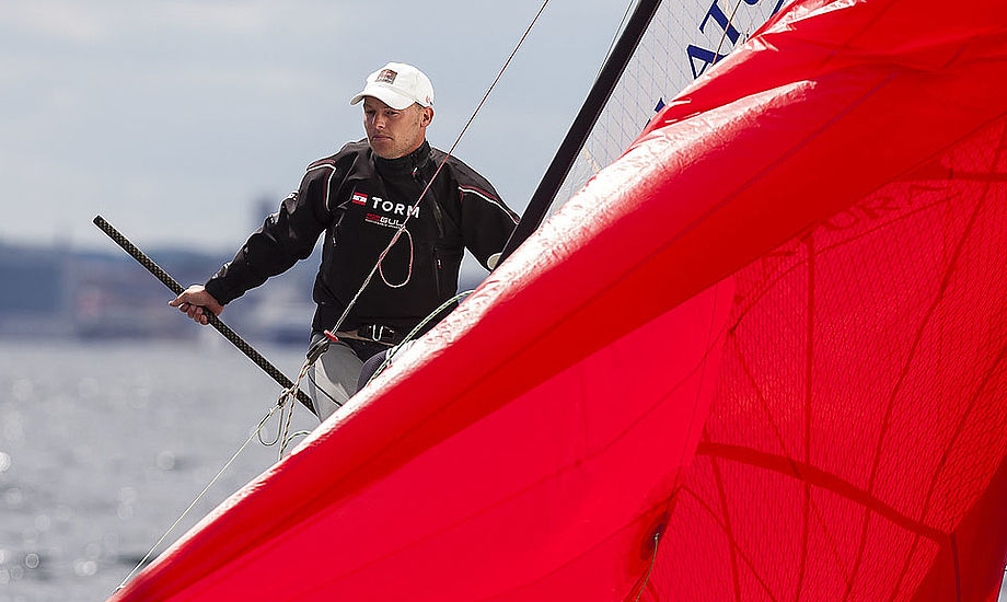 Allan Nørregaard var ikke ligefrem tilfreds efter første dag ved EM. Foto: Mick Anderson, sailingpix.dk