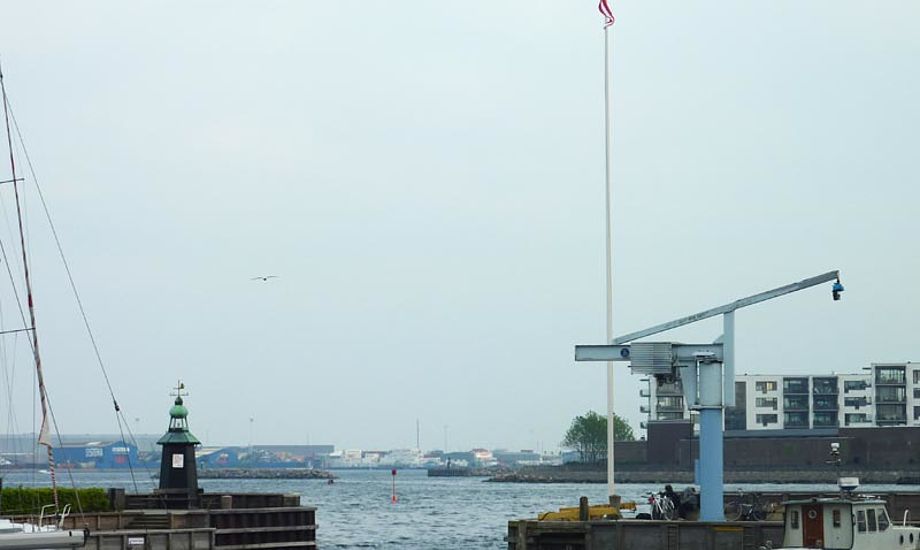 Hvis vinden hyler fra en sydlig retning, er det svært for skiffjoller og katamaraner at komme ud og ind af Hellerup havn. Foto: Katrine Bertelsen