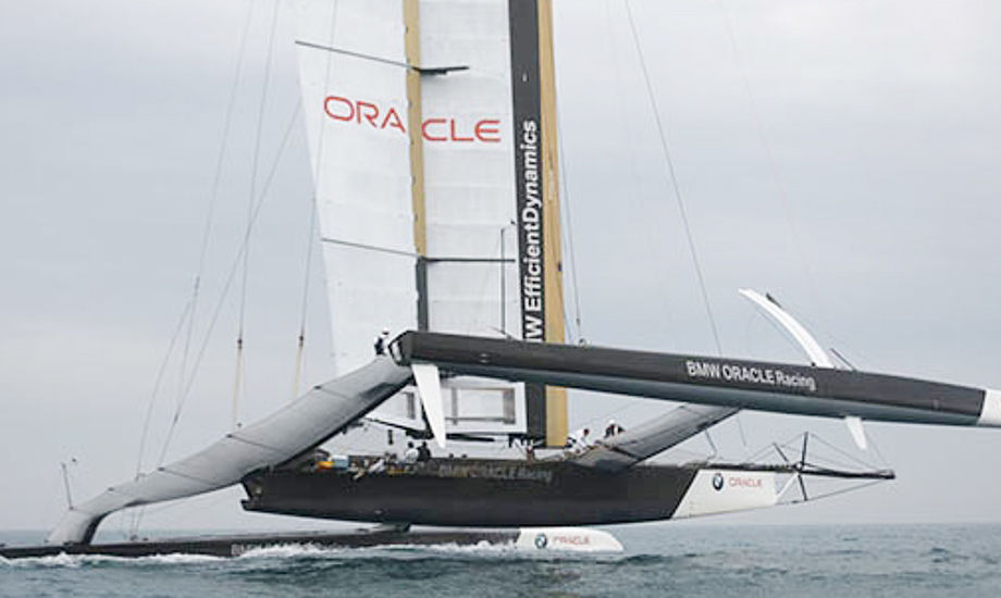 BOR 90, ses her i Valencia. Foto: BMW Oracle Racing