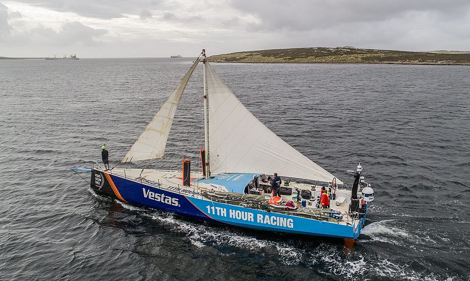 Så lav er masten på Vestas 11th Hour Racing nu her ved Falklandsøerne. Foto: Jeremie Lecaudey / Volvo Ocean Race