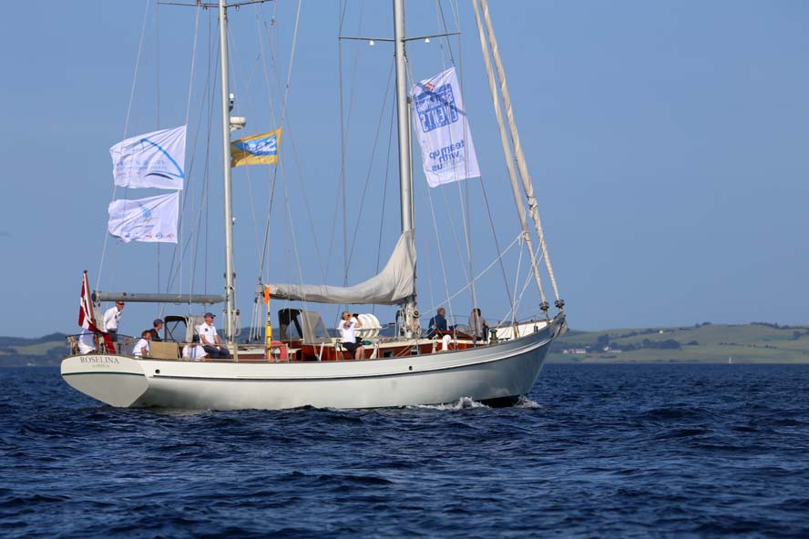 S/Y Rosalina var her VIP-båd under 49er-EM i Aarhus i juli. Sidste år var båden det ved OL i Weymouth. Foto: Troels Lykke