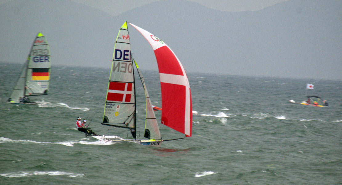 10 sekunder efter knækker masten i Qingdao. Foto: Troels Lykke