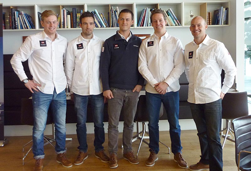 49’er OL- holdet: (fra venstre) Peter Lang, Jonas Warrer, træner Peter Hansen, Anders Thomsen og Allan Nørregaard. Foto: Katrine Bertelsen