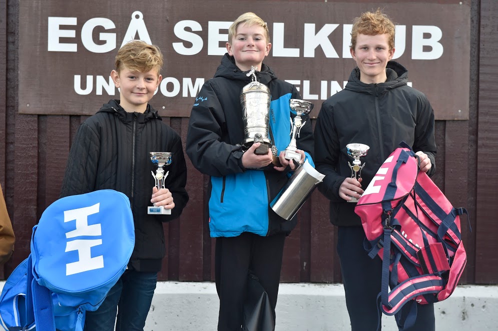 Magnus Heegaard 11 år vinder Aarhus Mesterskaberne, 2. plads gik til Carl Emil Amstrup, Egå Sejlklub, 3. plads til Emil Christensen, Egå Sejlklub. Foto: Jens Thaysen