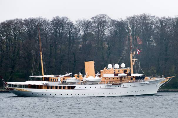 Kongeskibet Dannebrogs nye elever øver sig i disse dage i farvandet omkring Fyn og Ærø. Foto: Søren Stidsholt Nielsen, Fyns Amts Avis, Søsiden.