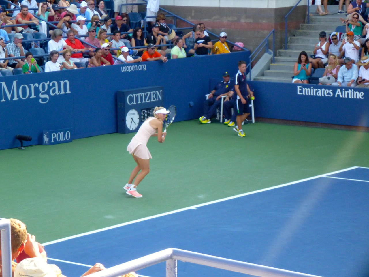 Signe og Henrik ser på Caroline Wozniacki til U.S. Open 2014. Foto: Signe Storr