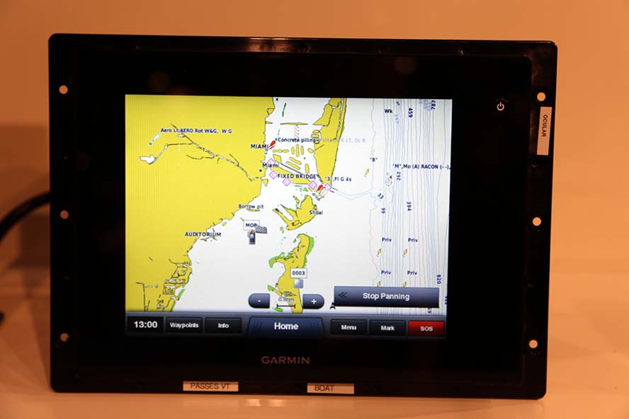 Skærmen på Garmin 8008 er en af de mest teknologisk avancerede og brugervenlige der ses på markedet. Foto: Troels Lykke