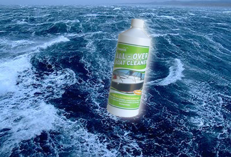 En liter All-Over Boat Cleaner koster ca. 150 kr.