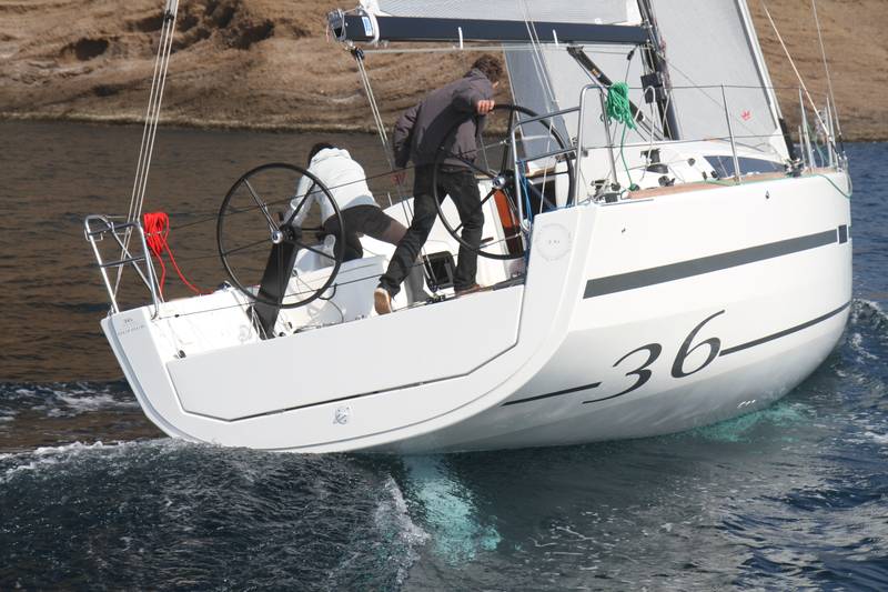 Dufour 360 er hurtig i optrækket, læs om båden senere i BådNyt og minbaad.dk. Foto: Troels Lykke