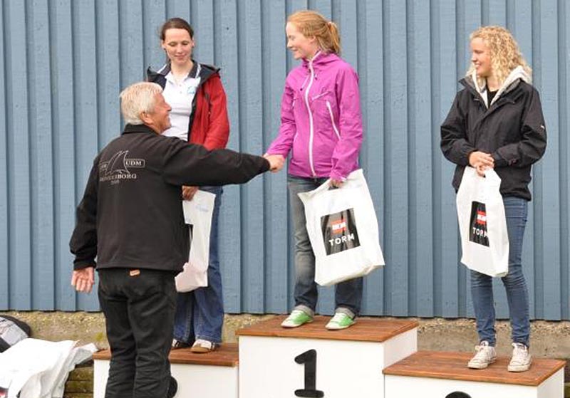 Vinder af TORM Ungdoms Grand prix stævnet i Sønderborg og Europa ranglisten for piger blev Anna Livbjerg, tyske Janika Puls på en 2. plads og Christina Andersen på 3. pladsen. Foto: Europe Class Denmark