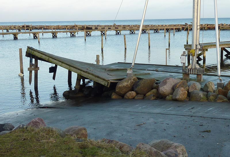 Der er skader for omtrent ni millioner kroner alene på Gilleleje Havn. Foto: Katrine Bertelsen