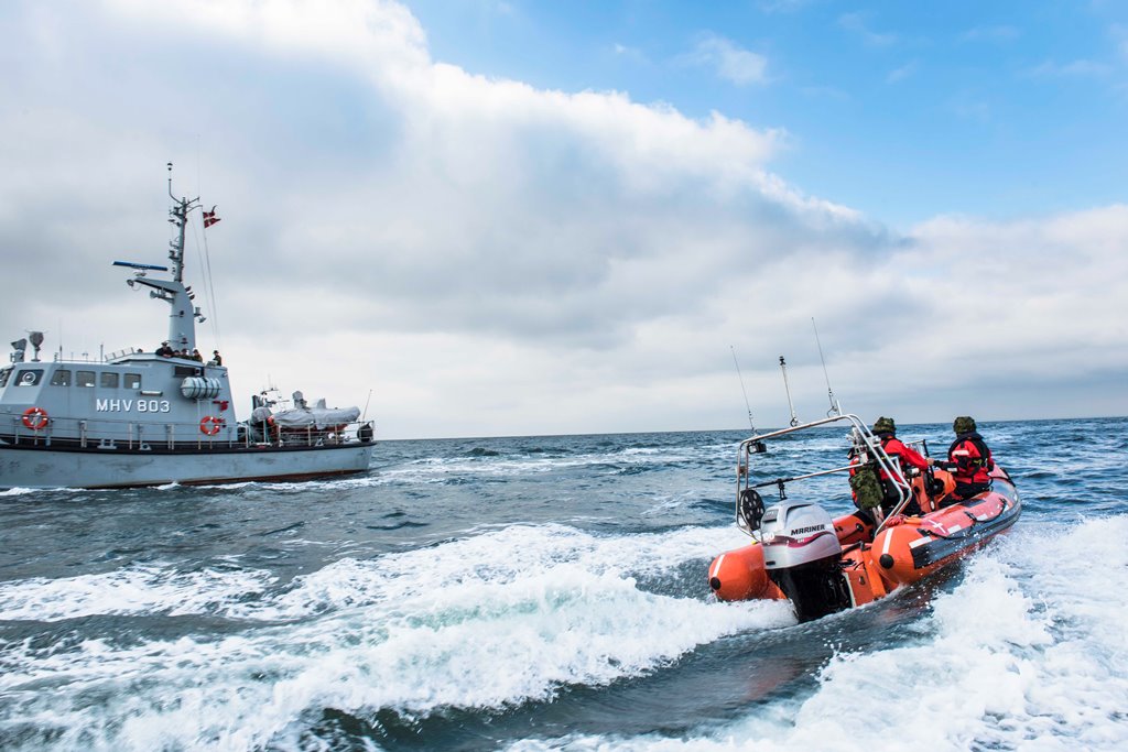 Danskerne støtter den frivillige indsats som ydes fra Marinehjemmeværnets fartøjer og gummibåde. Foto: Skovdal Nordic/Kasper Kamuk.
