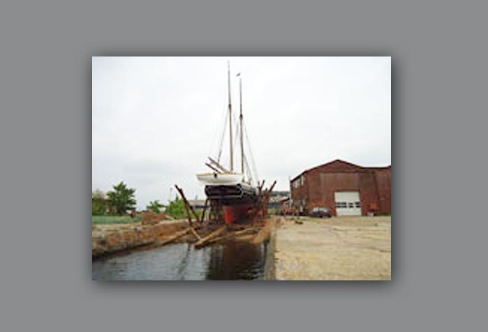 Den ene af Holbæk gamle beddinger kan tage skibe op til 120 tons. Foto: maritimedanmark.dk