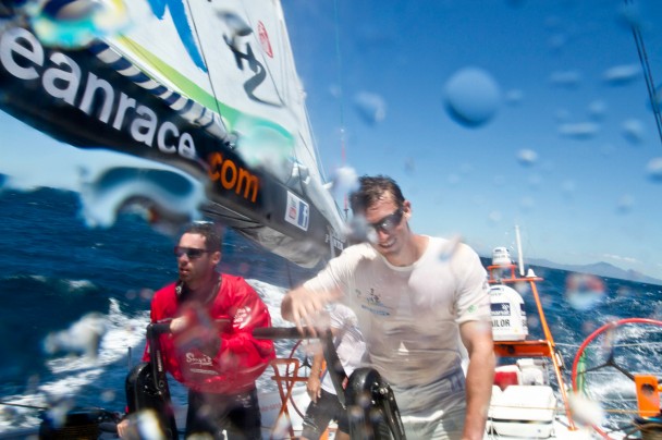 Martin Kirketerp sejler med i Volvo Ocean Race, men indtil videre kun på transportsejladserne. Nu forstår vi hvorfor han ikke svarer på sms...Foto: Sanya