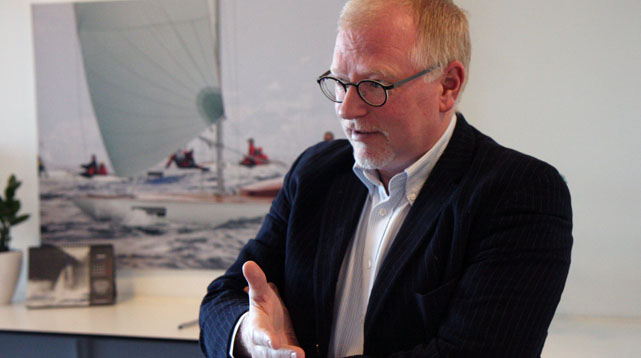 Morten Lorenzen i Tuborg Havn: "Det tager kun tre timer til Bornholm." Foto: Troels Lykke